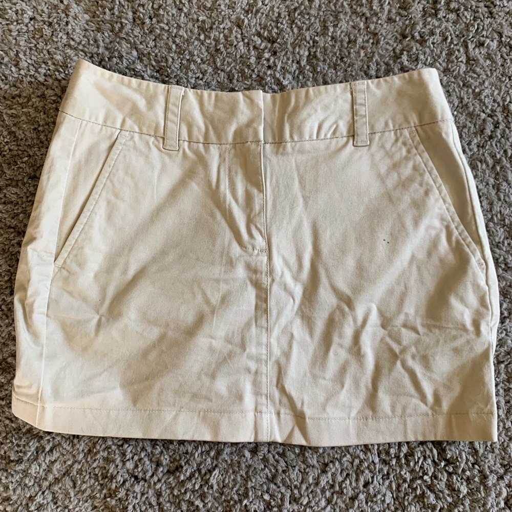 Vineyard Vines khaki skirt size 0